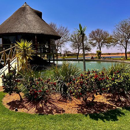 Lapa Lange Game Lodge Mariental Luaran gambar