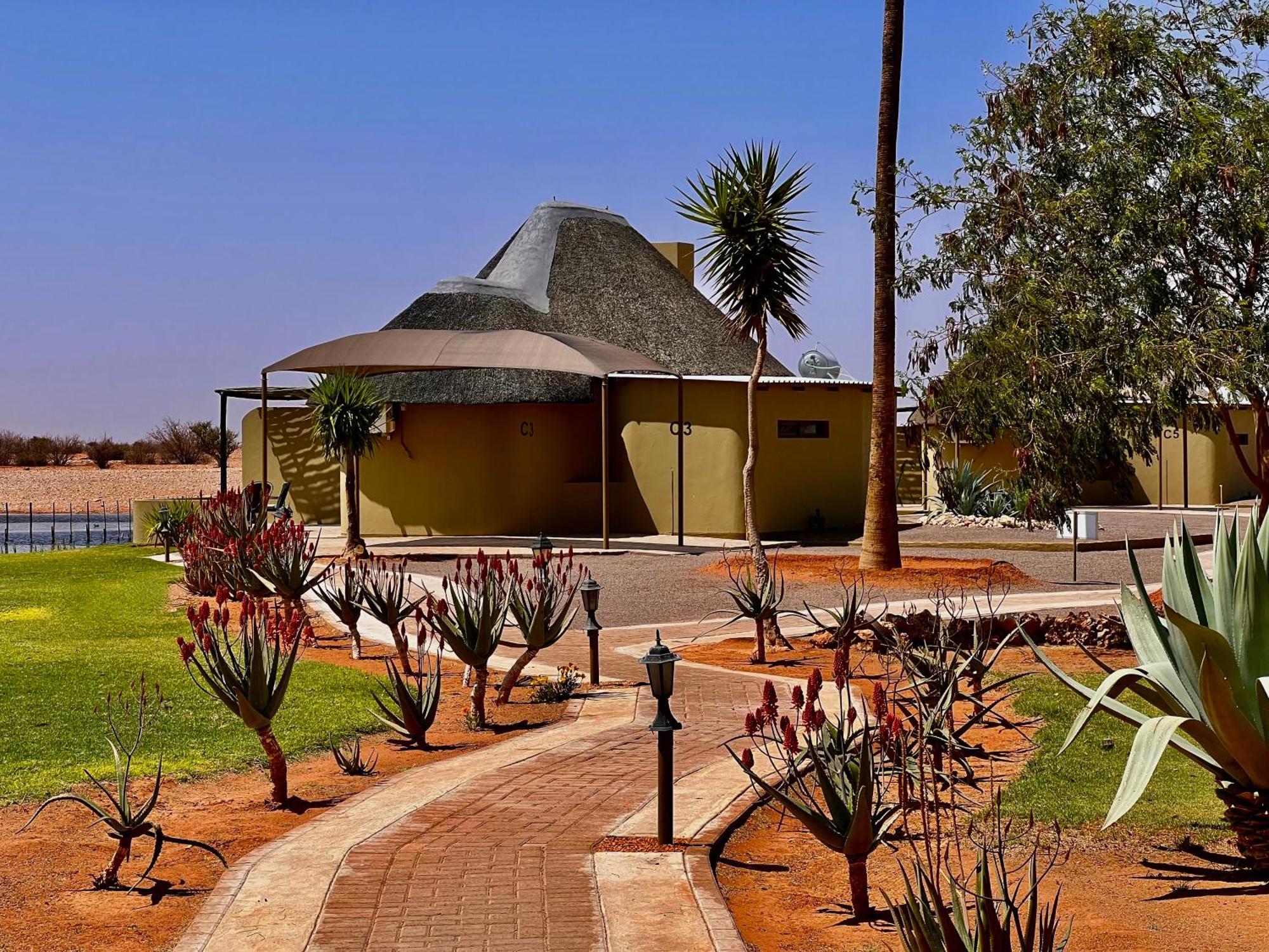 Lapa Lange Game Lodge Mariental Luaran gambar